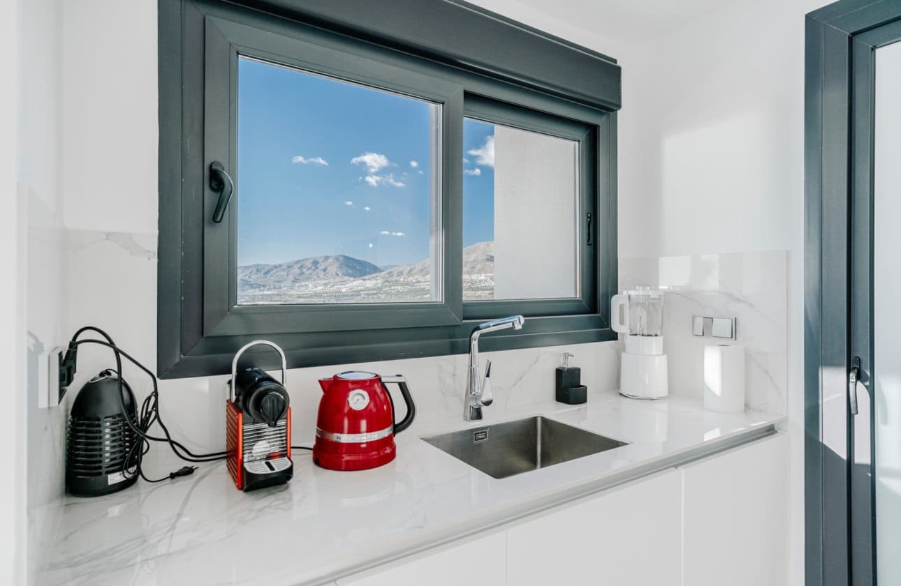 3 slaapkamer Appartement te koop in Benidorm met zwembad - € 1.550.000 (Ref: 8971308)