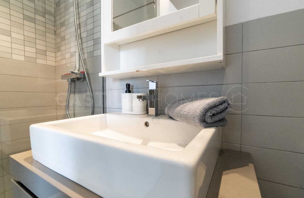 2 Zimmer Apartment zu verkaufen in Villamartin mit Pool - 270.000 € (Ref: 8971314)