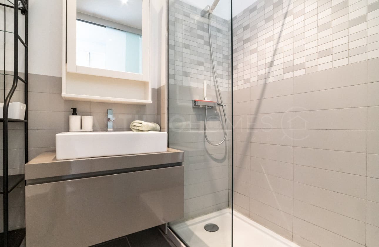 2 Zimmer Apartment zu verkaufen in Villamartin mit Pool - 270.000 € (Ref: 8971314)