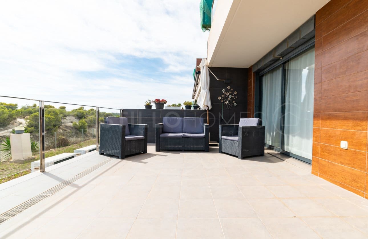 2 Zimmer Apartment zu verkaufen in Villamartin mit Pool - 270.000 € (Ref: 8971314)