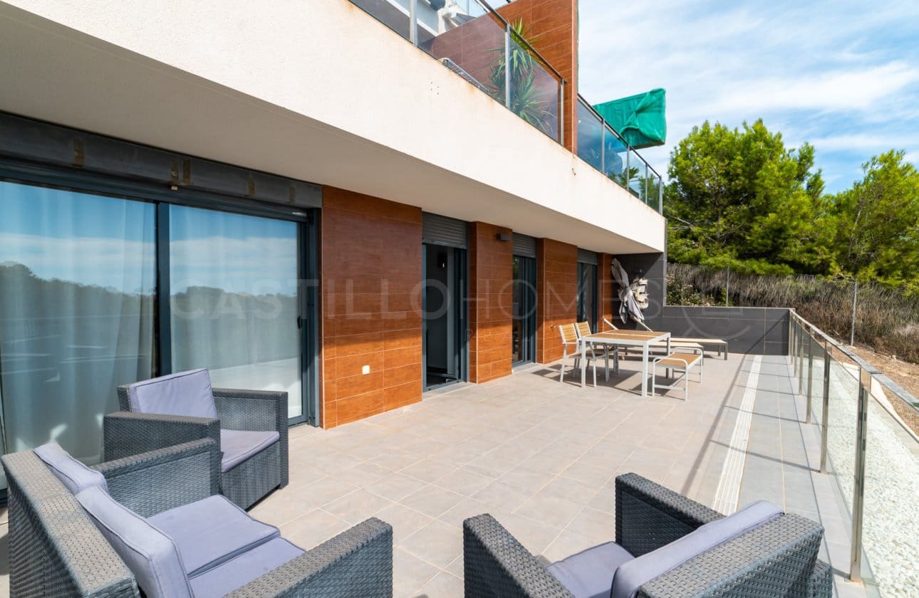 2 Zimmer Apartment zu verkaufen in Villamartin mit Pool - 270.000 € (Ref: 8971314)