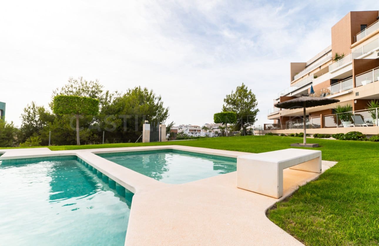 2 Zimmer Apartment zu verkaufen in Villamartin mit Pool - 270.000 € (Ref: 8971314)