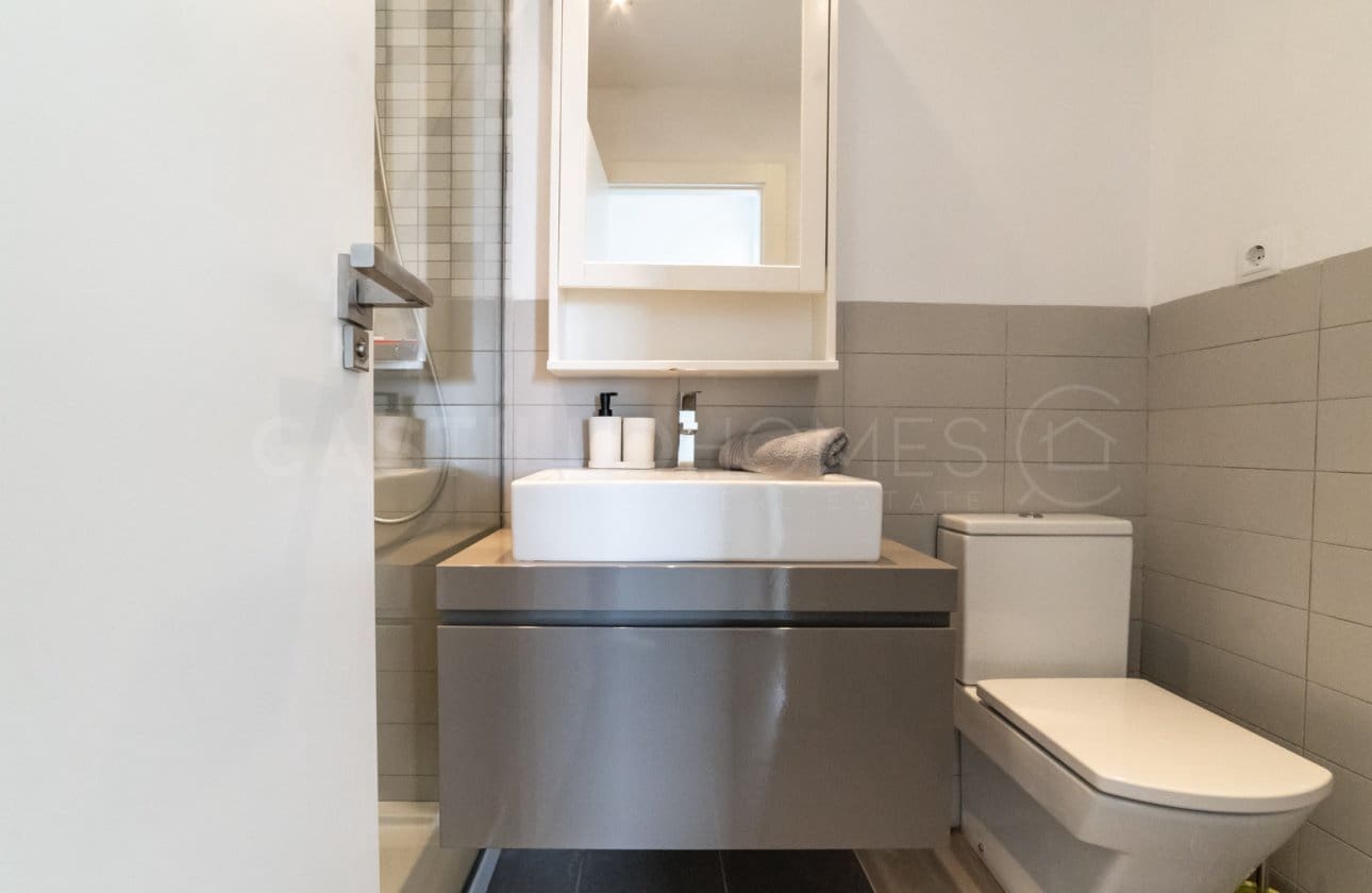 2 Zimmer Apartment zu verkaufen in Villamartin mit Pool - 270.000 € (Ref: 8971314)