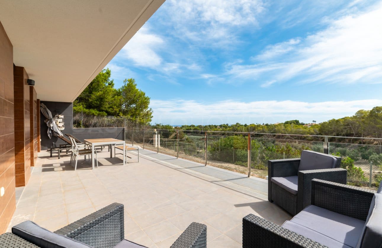 2 Zimmer Apartment zu verkaufen in Villamartin mit Pool - 270.000 € (Ref: 8971314)