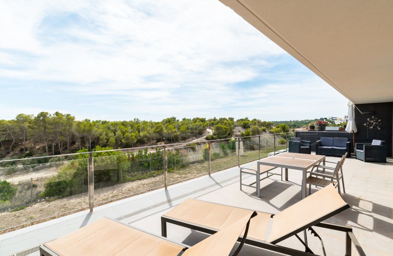 2 Zimmer Apartment zu verkaufen in Villamartin mit Pool - 270.000 € (Ref: 8971314)