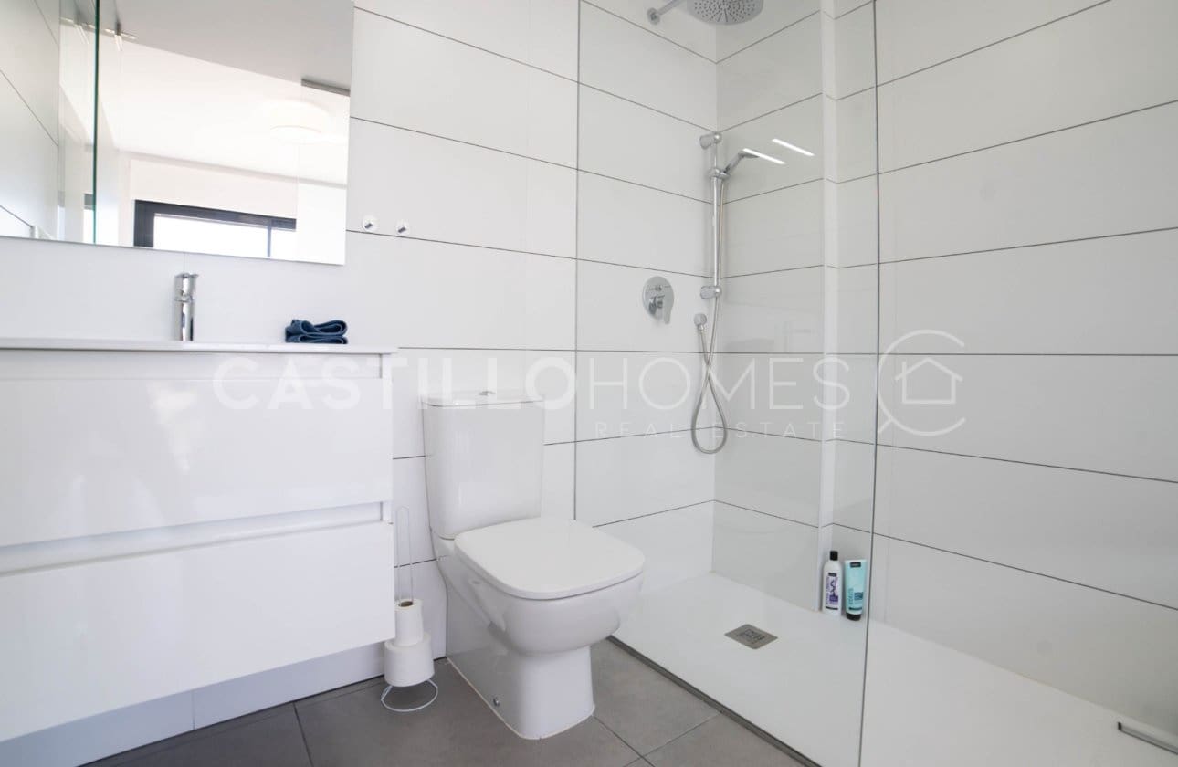 2 soverom Leilighet til salgs i Orihuela Costa med svømmebasseng - € 229 900 (Ref: 8971324)