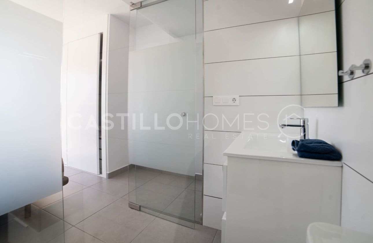 2 soverom Leilighet til salgs i Orihuela Costa med svømmebasseng - € 229 900 (Ref: 8971324)