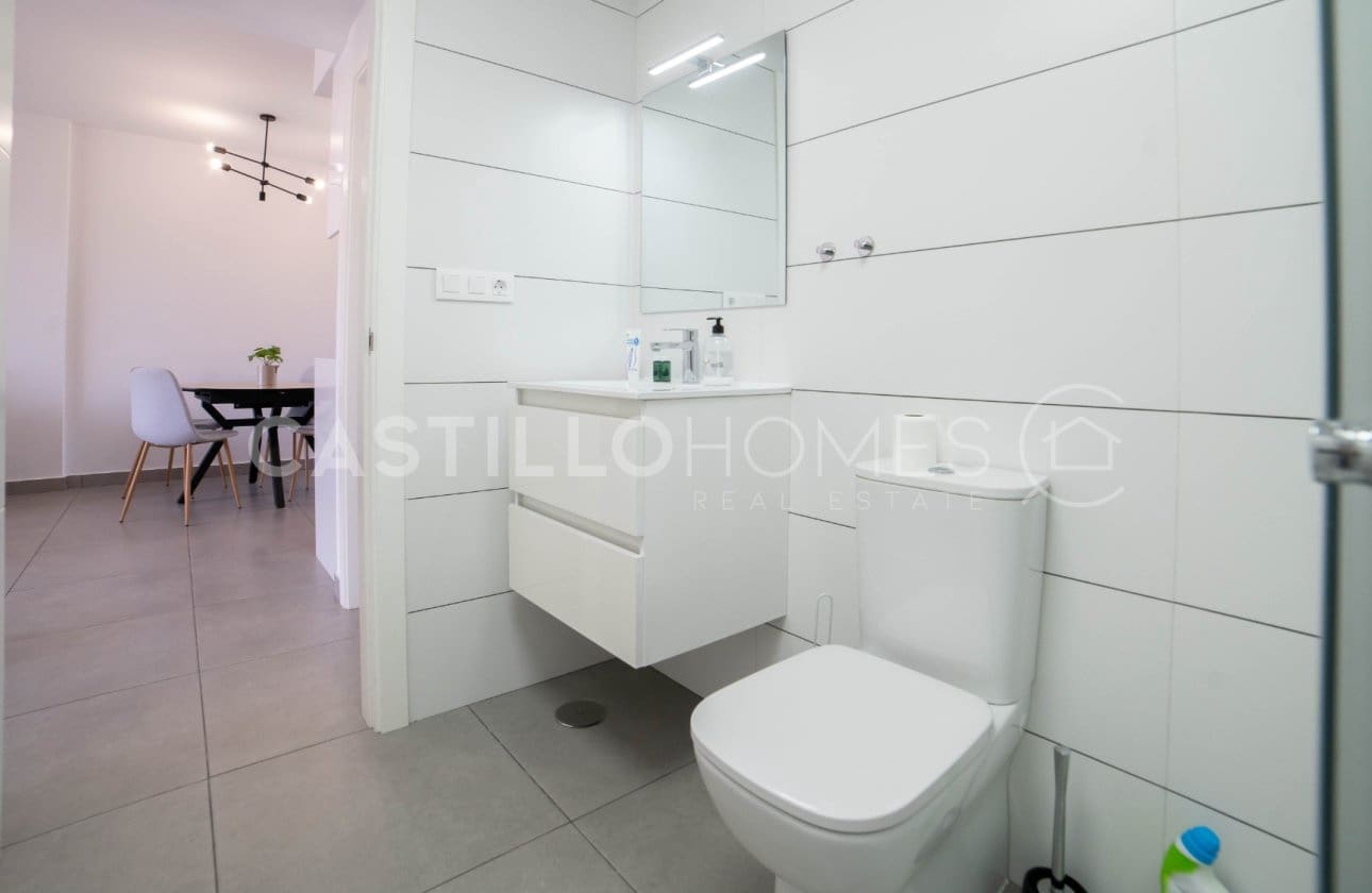 2 soverom Leilighet til salgs i Orihuela Costa med svømmebasseng - € 229 900 (Ref: 8971324)