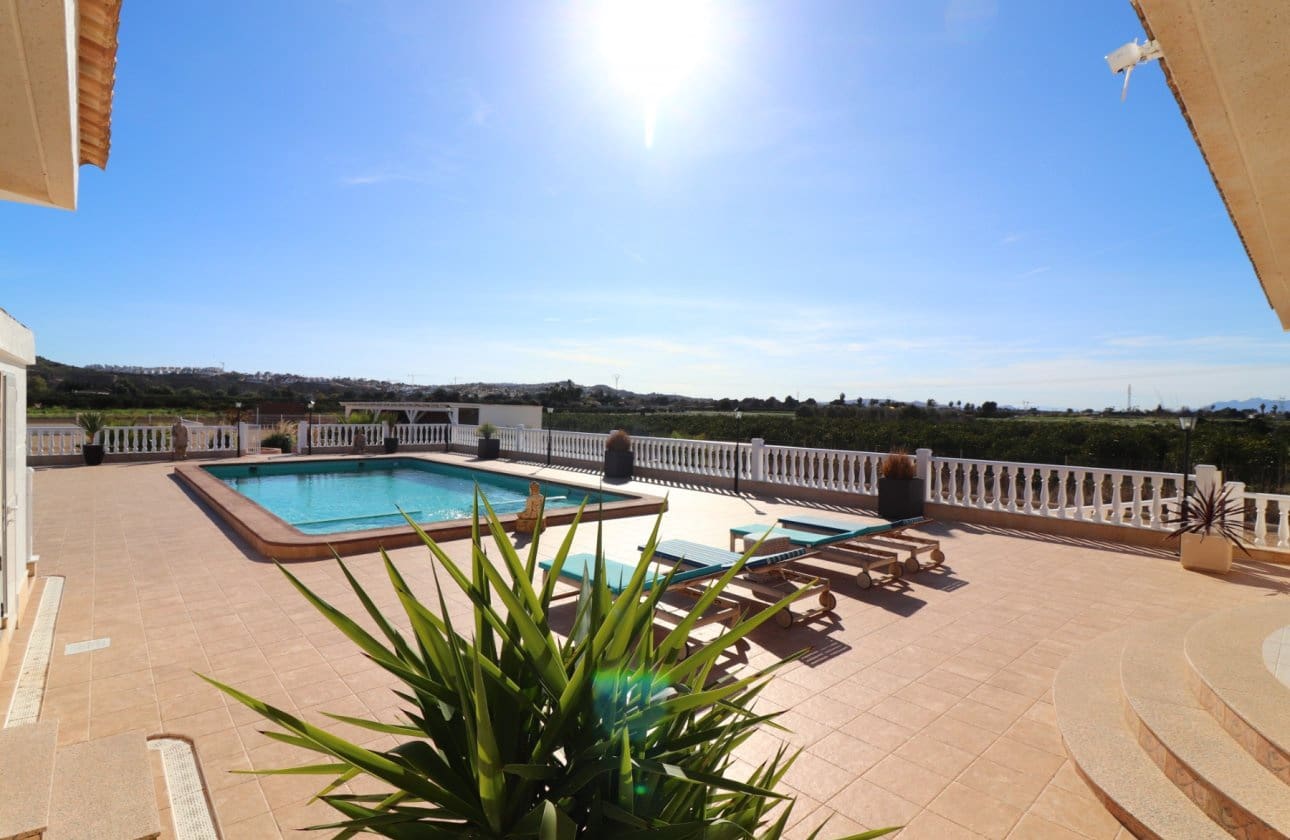 3 slaapkamer Villa te koop in Rojales met zwembad - € 850.000 (Ref: 8974021)