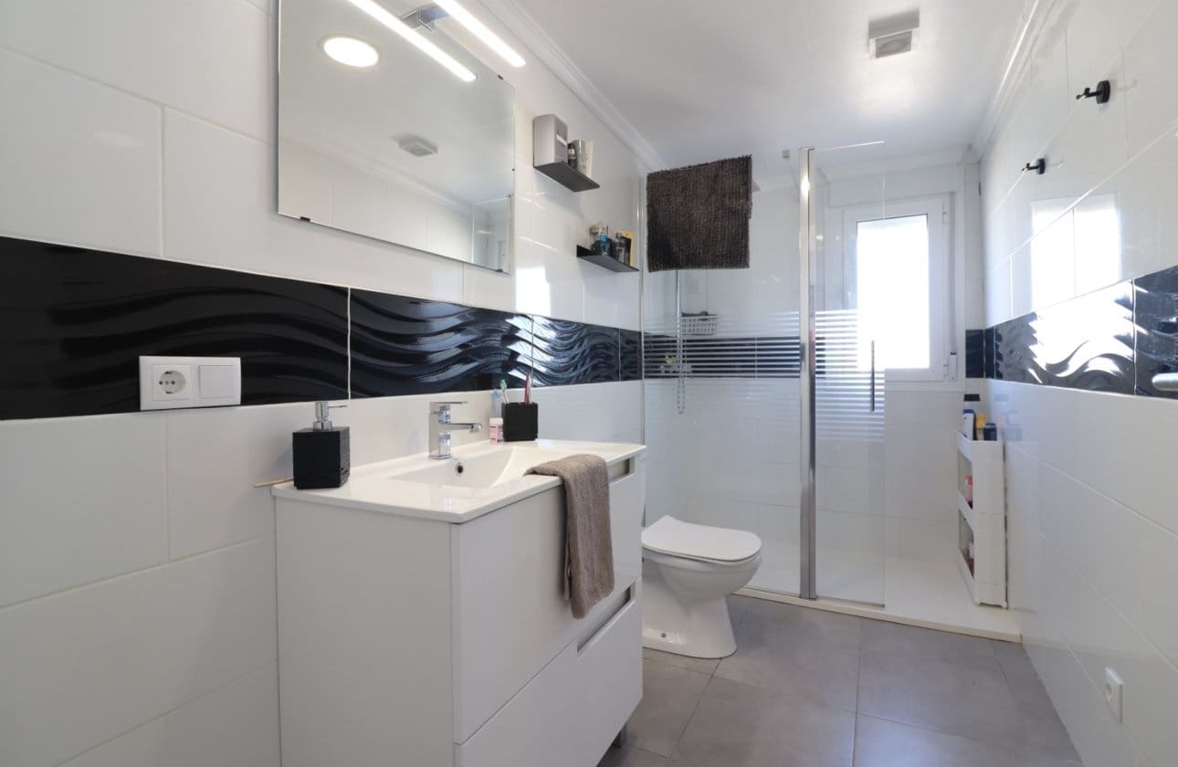 3 slaapkamer Villa te koop in Rojales met zwembad - € 850.000 (Ref: 8974021)