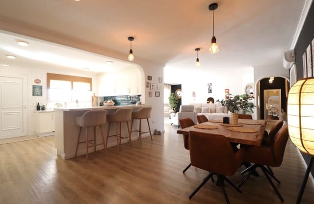 3 slaapkamer Villa te koop in Rojales met zwembad - € 850.000 (Ref: 8974021)