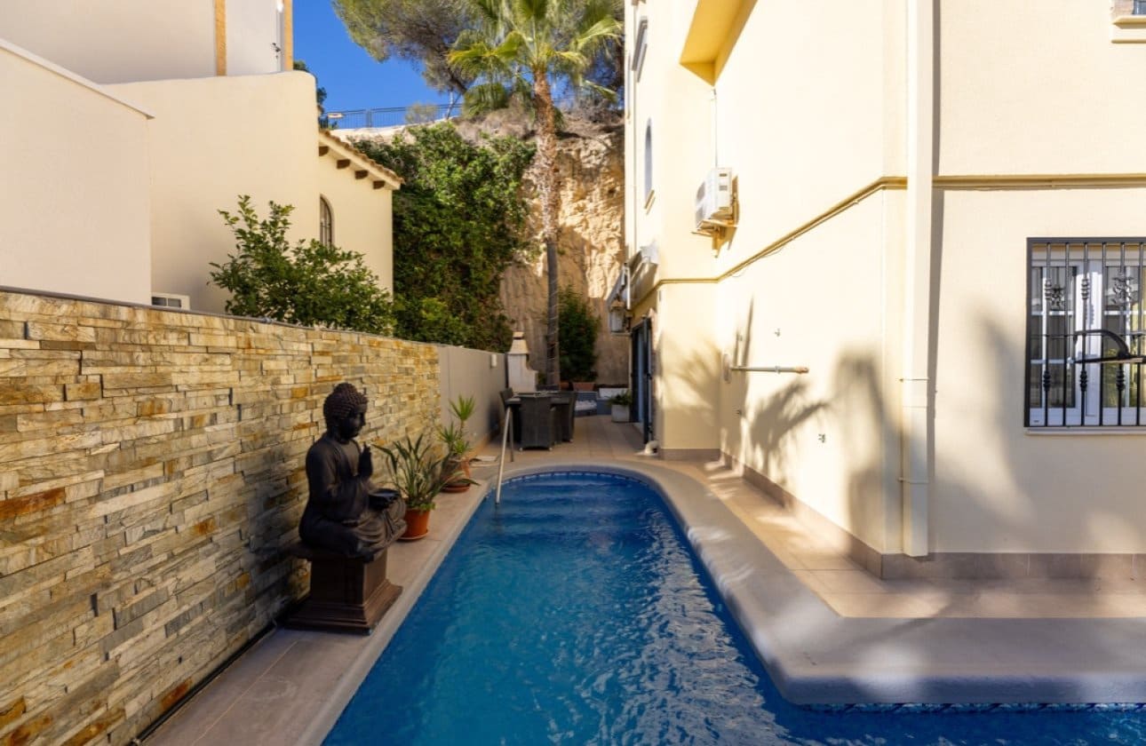 4 soveværelse Villa til salg i Las Ramblas Golf med swimmingpool - € 345.000 (Ref: 8974025)