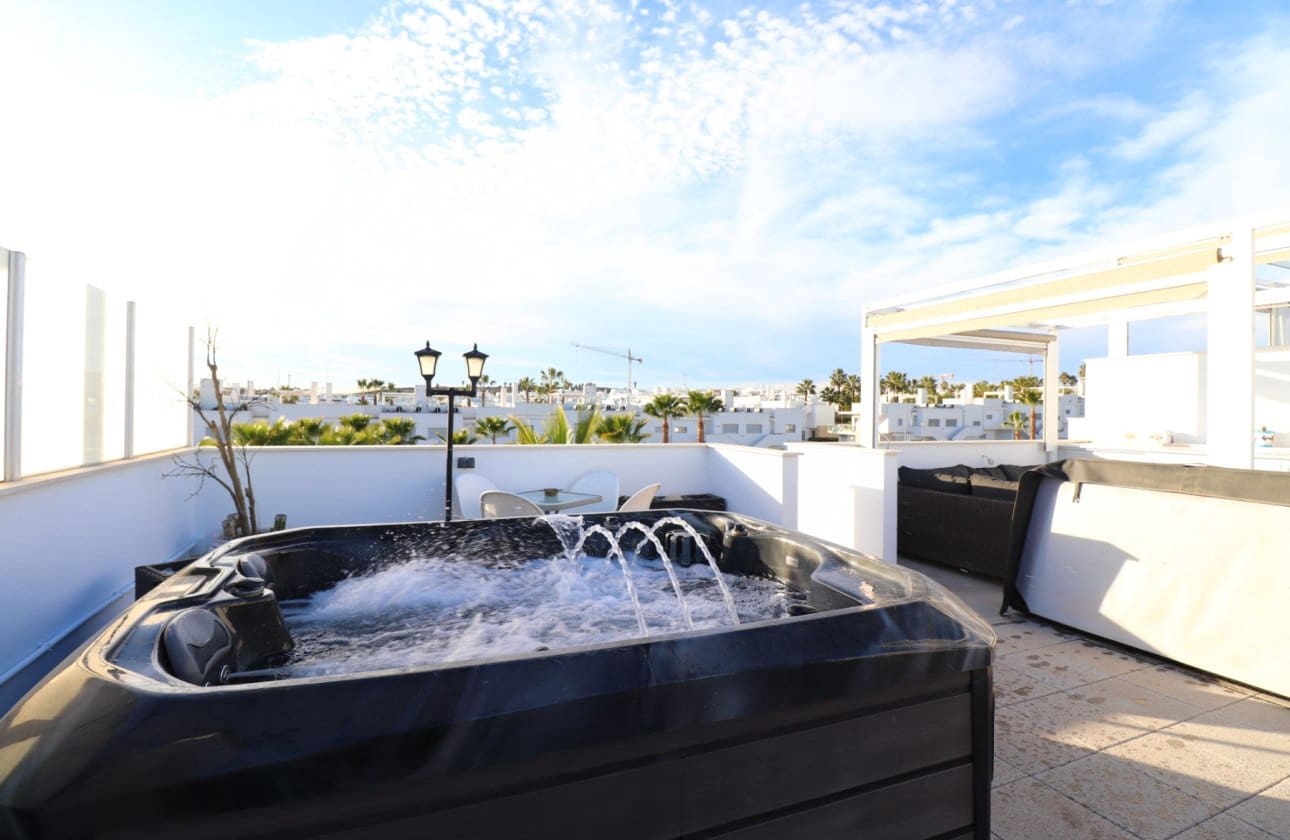 2 slaapkamer Appartement te koop in Los Montesinos met zwembad - € 219.950 (Ref: 8974030)