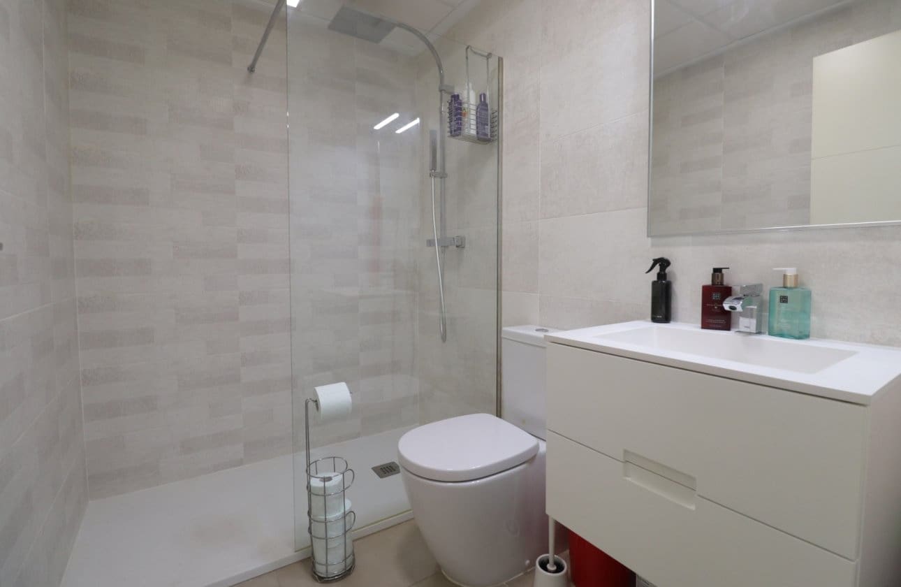 2 slaapkamer Appartement te koop in Los Montesinos met zwembad - € 219.950 (Ref: 8974030)