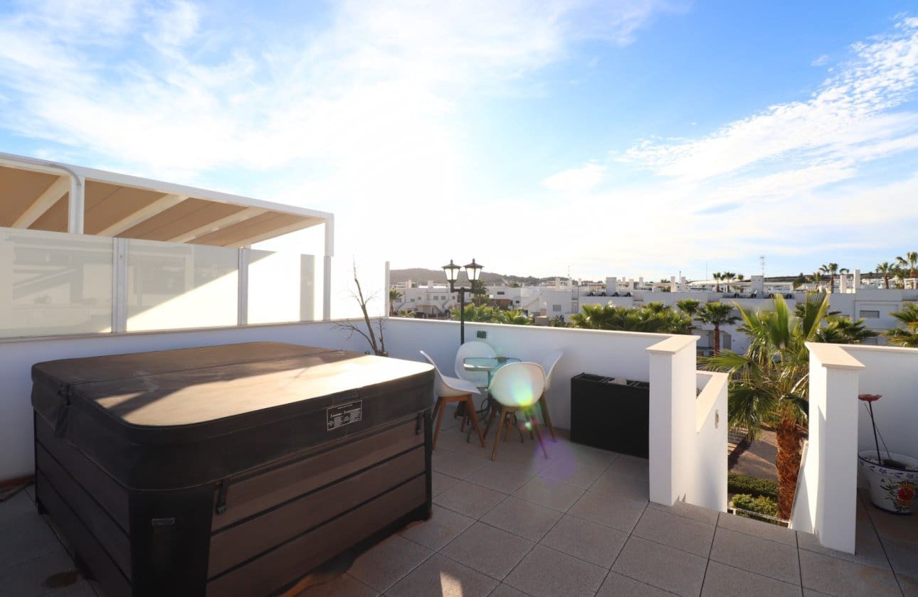 2 slaapkamer Appartement te koop in Los Montesinos met zwembad - € 219.950 (Ref: 8974030)