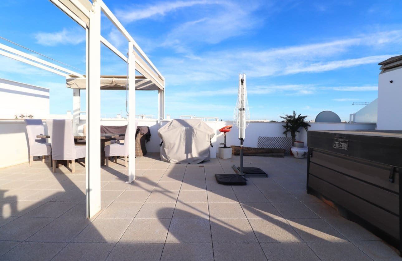 2 slaapkamer Appartement te koop in Los Montesinos met zwembad - € 219.950 (Ref: 8974030)