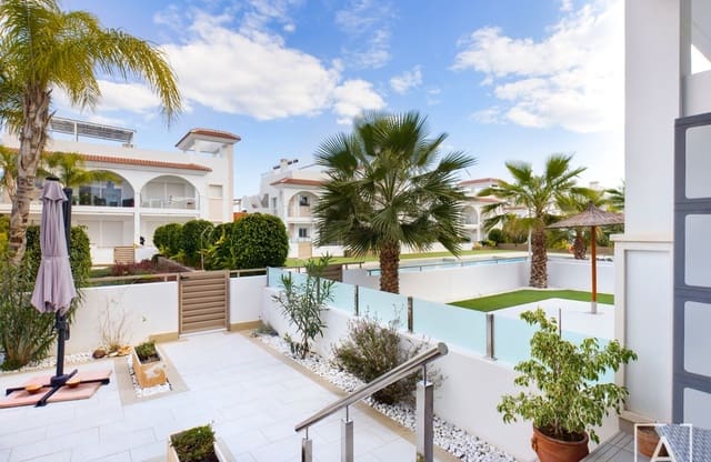 2 chambre Appartement à vendre à Doña Pepa, Rojales avec piscine - 290 000 € (Ref: 8979757)