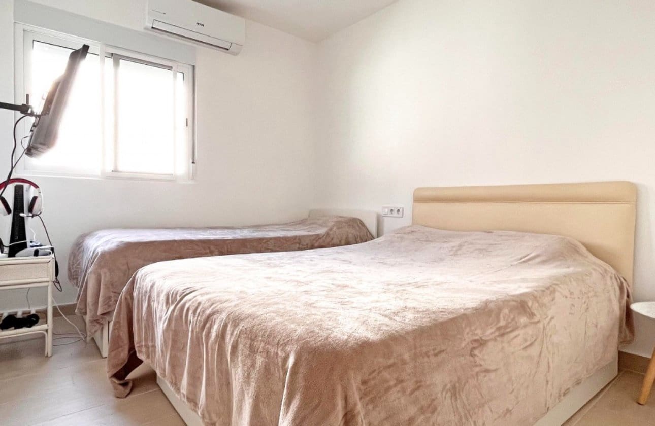 2 makuuhuone Bungalow myytävänä paikassa Playa Flamenca - 219 000 € (Ref: 8989896)