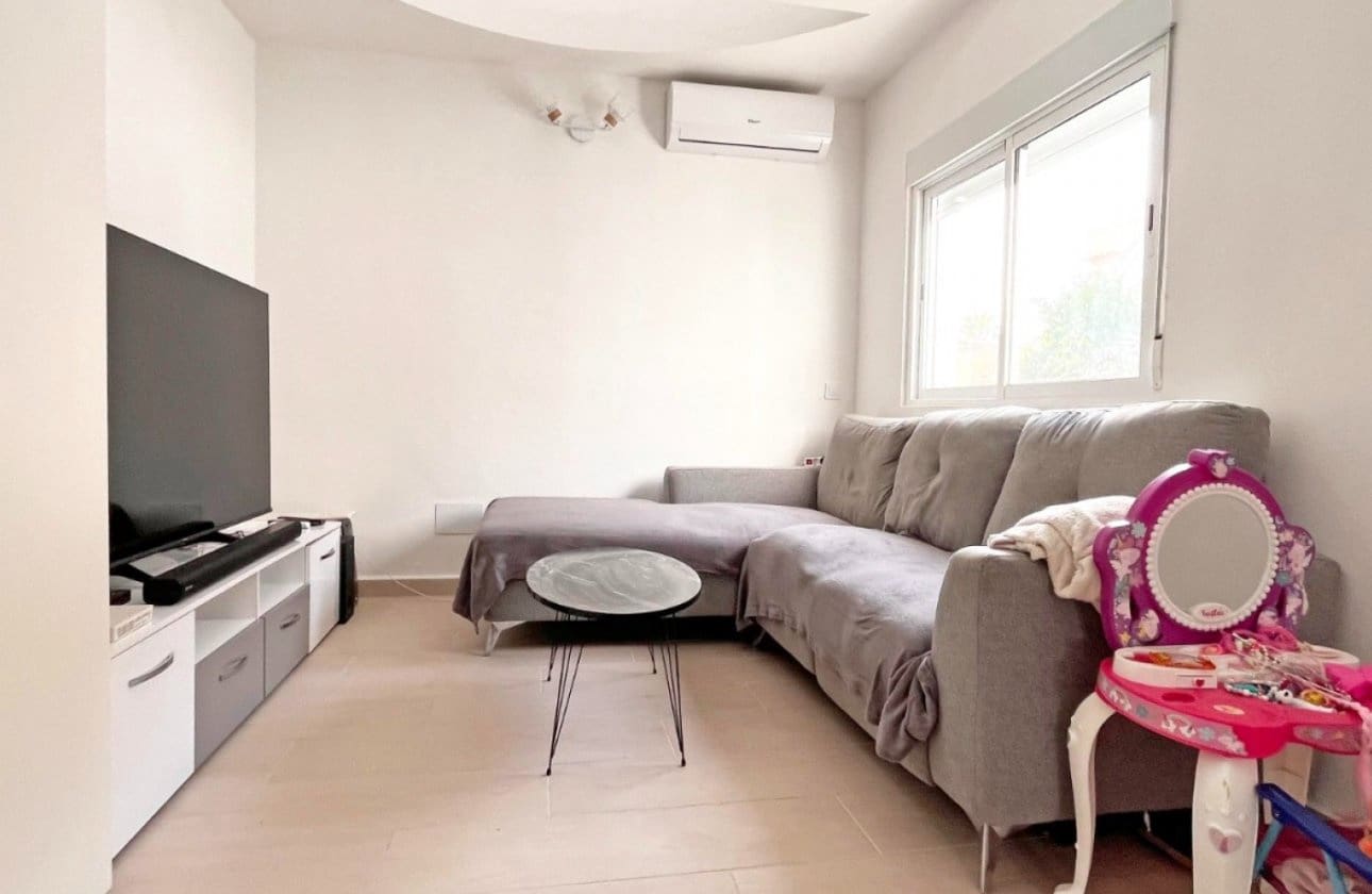 2 makuuhuone Bungalow myytävänä paikassa Playa Flamenca - 219 000 € (Ref: 8989896)