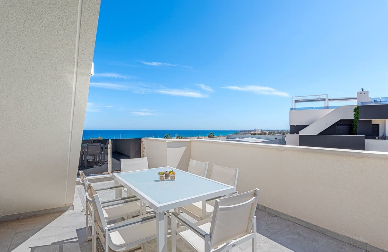 3 soveværelse Penthouse til salg i Orihuela Costa med swimmingpool - € 990.000 (Ref: 9028400)