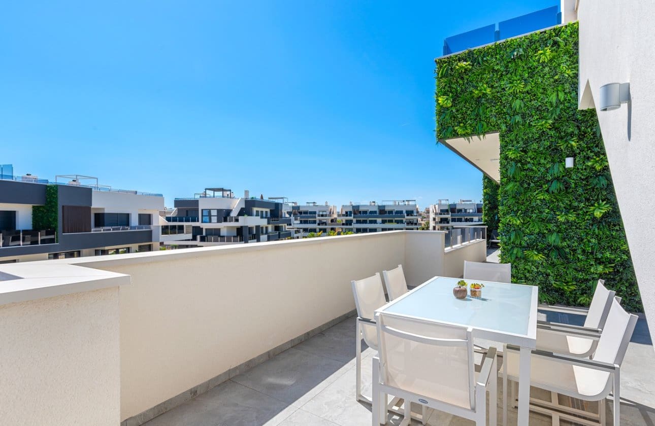 3 soveværelse Penthouse til salg i Orihuela Costa med swimmingpool - € 990.000 (Ref: 9028400)