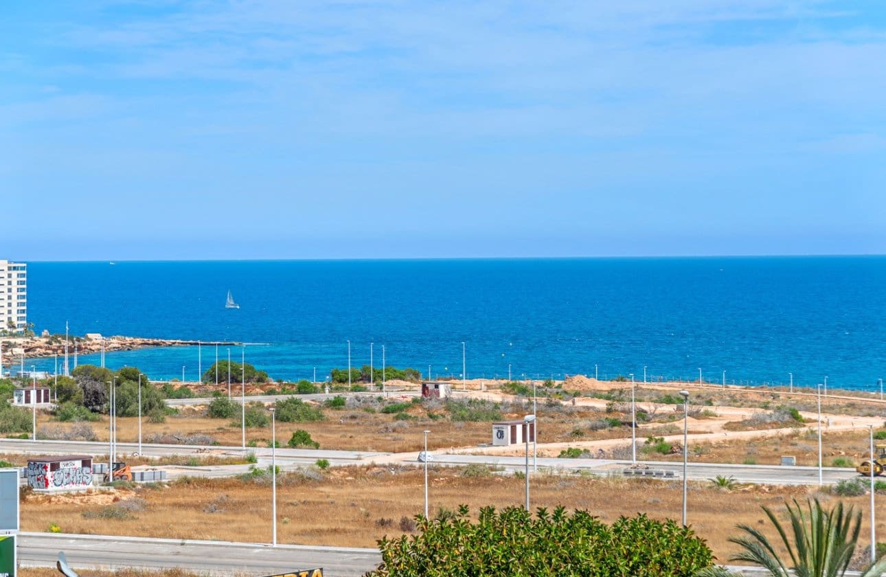 3 soveværelse Penthouse til salg i Orihuela Costa med swimmingpool - € 990.000 (Ref: 9028400)