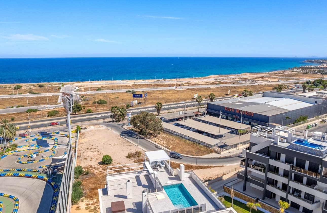 3 soveværelse Penthouse til salg i Orihuela Costa med swimmingpool - € 990.000 (Ref: 9028400)