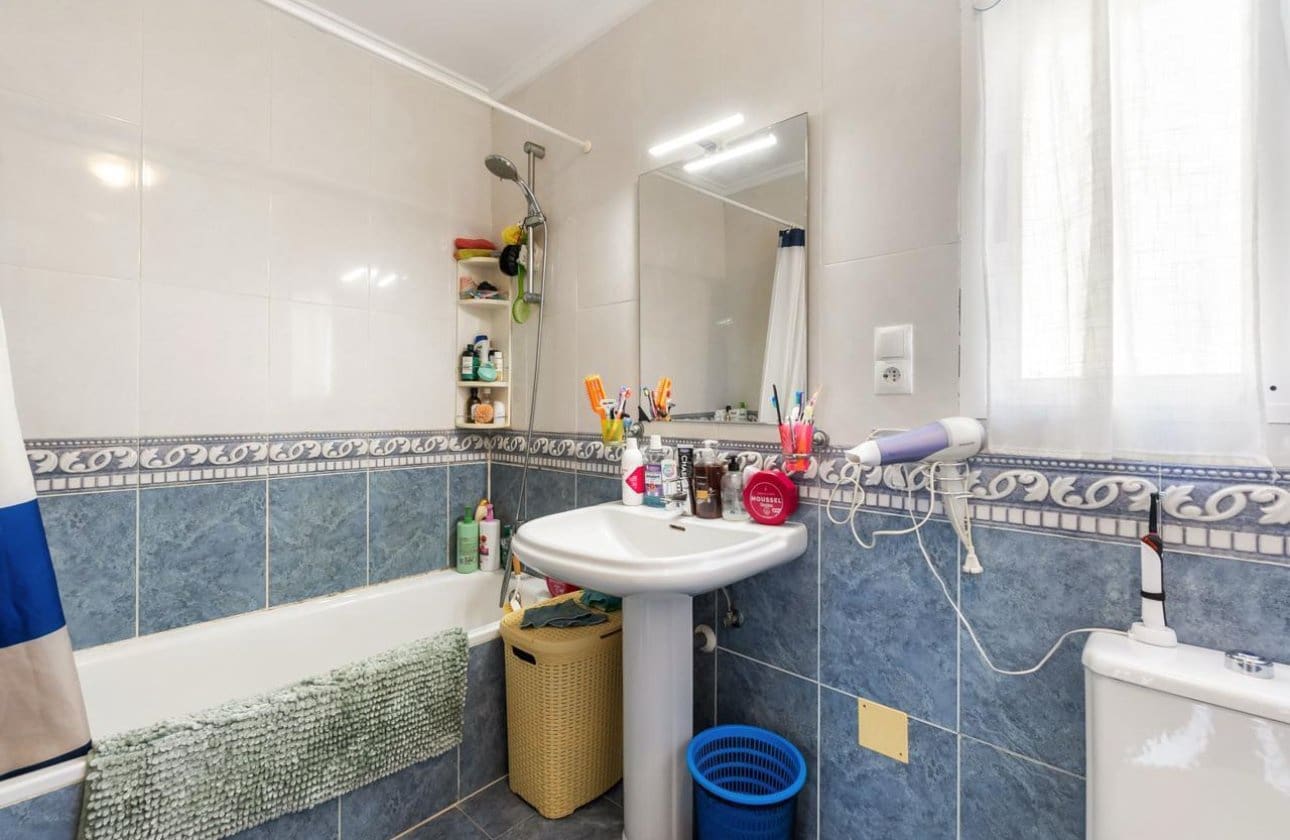 3 soveværelse Byhus til salg i Filipinas med swimmingpool - € 295.000 (Ref: 9042053)