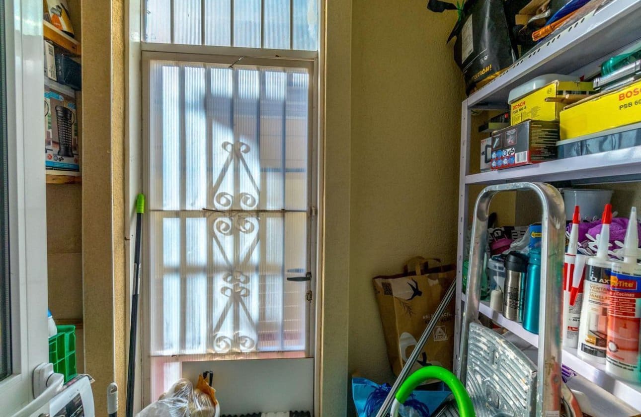 3 soveværelse Byhus til salg i Filipinas med swimmingpool - € 295.000 (Ref: 9042053)