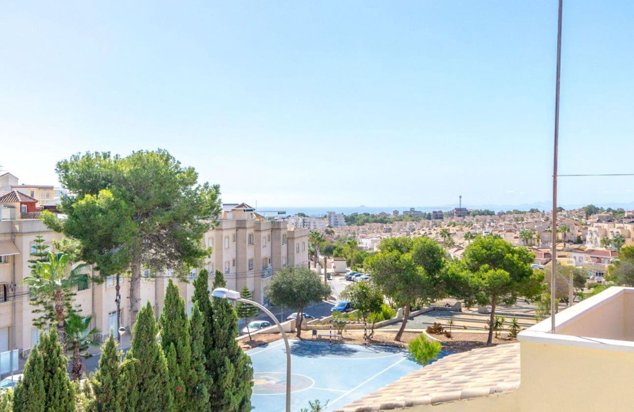 3 soveværelse Byhus til salg i Filipinas med swimmingpool - € 295.000 (Ref: 9042053)