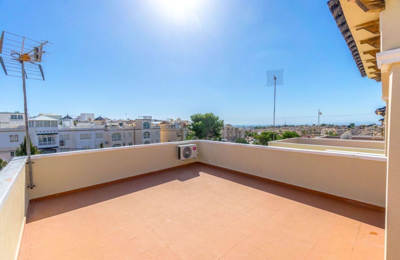 3 bedroom Villa for sale in Orihuela Costa - € 295,000 (Ref: 9042053)