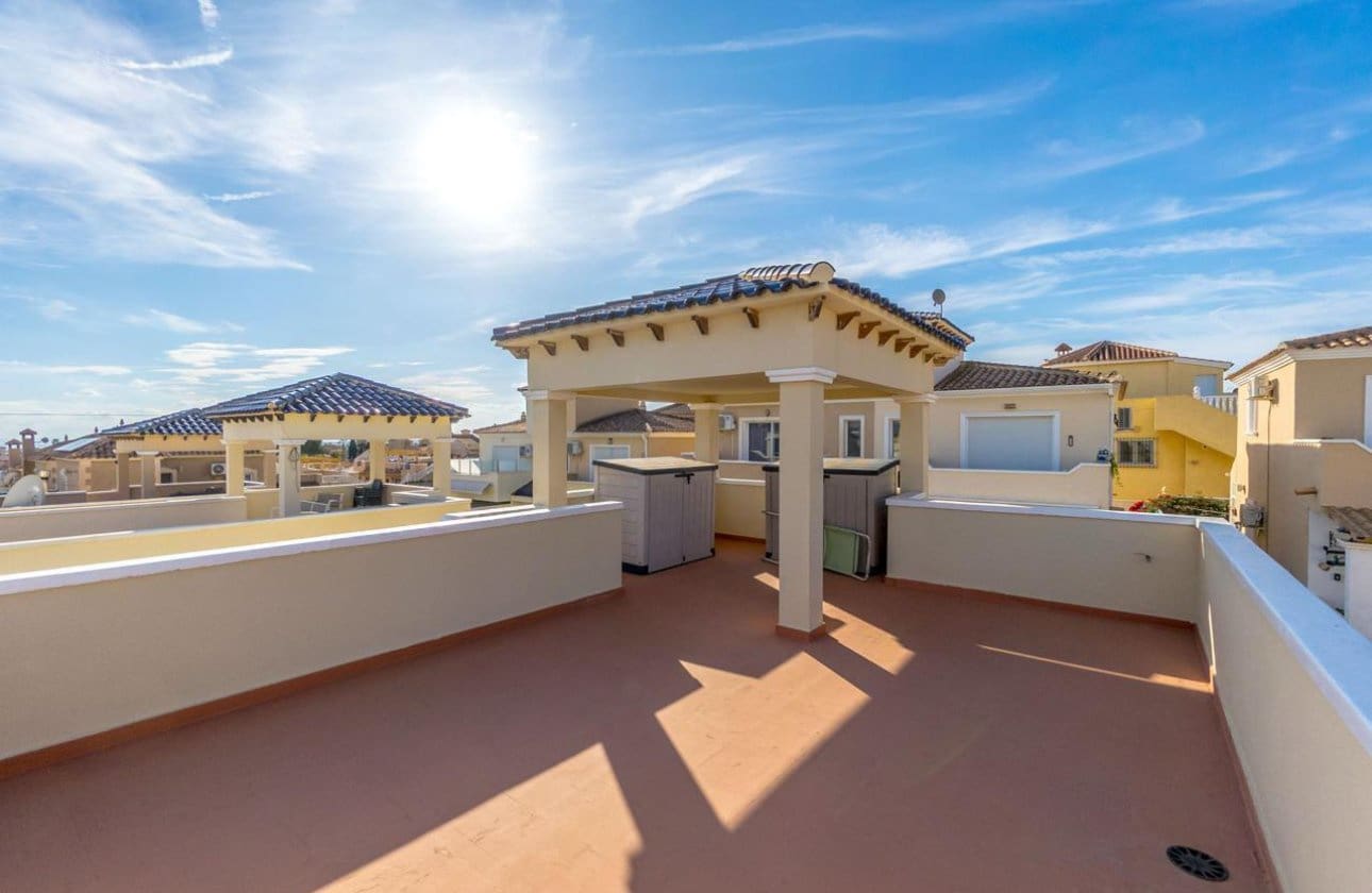 3 bedroom Villa for sale in Orihuela Costa - € 295,000 (Ref: 9042053)