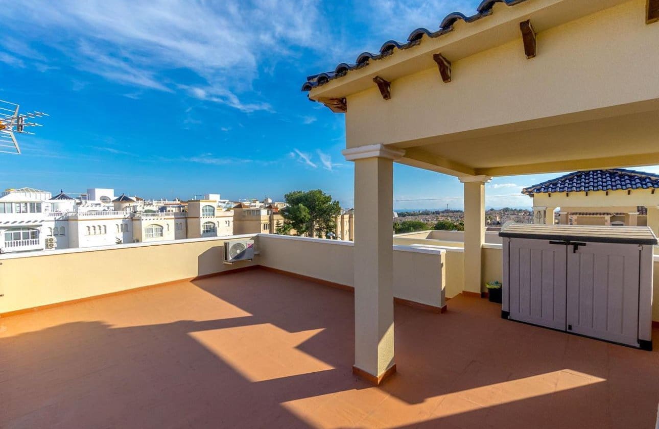 3 bedroom Villa for sale in Orihuela Costa - € 295,000 (Ref: 9042053)