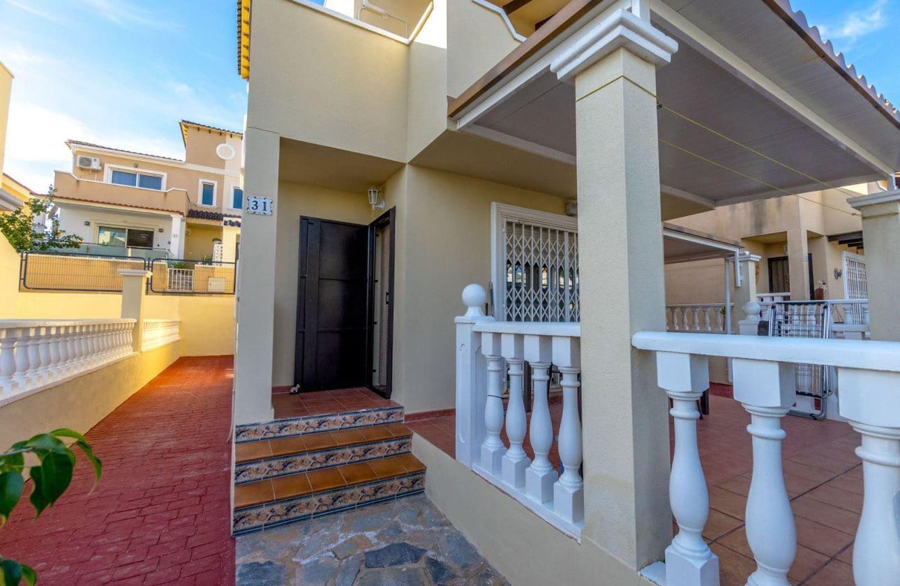 3 bedroom Villa for sale in Orihuela Costa - € 295,000 (Ref: 9042053)