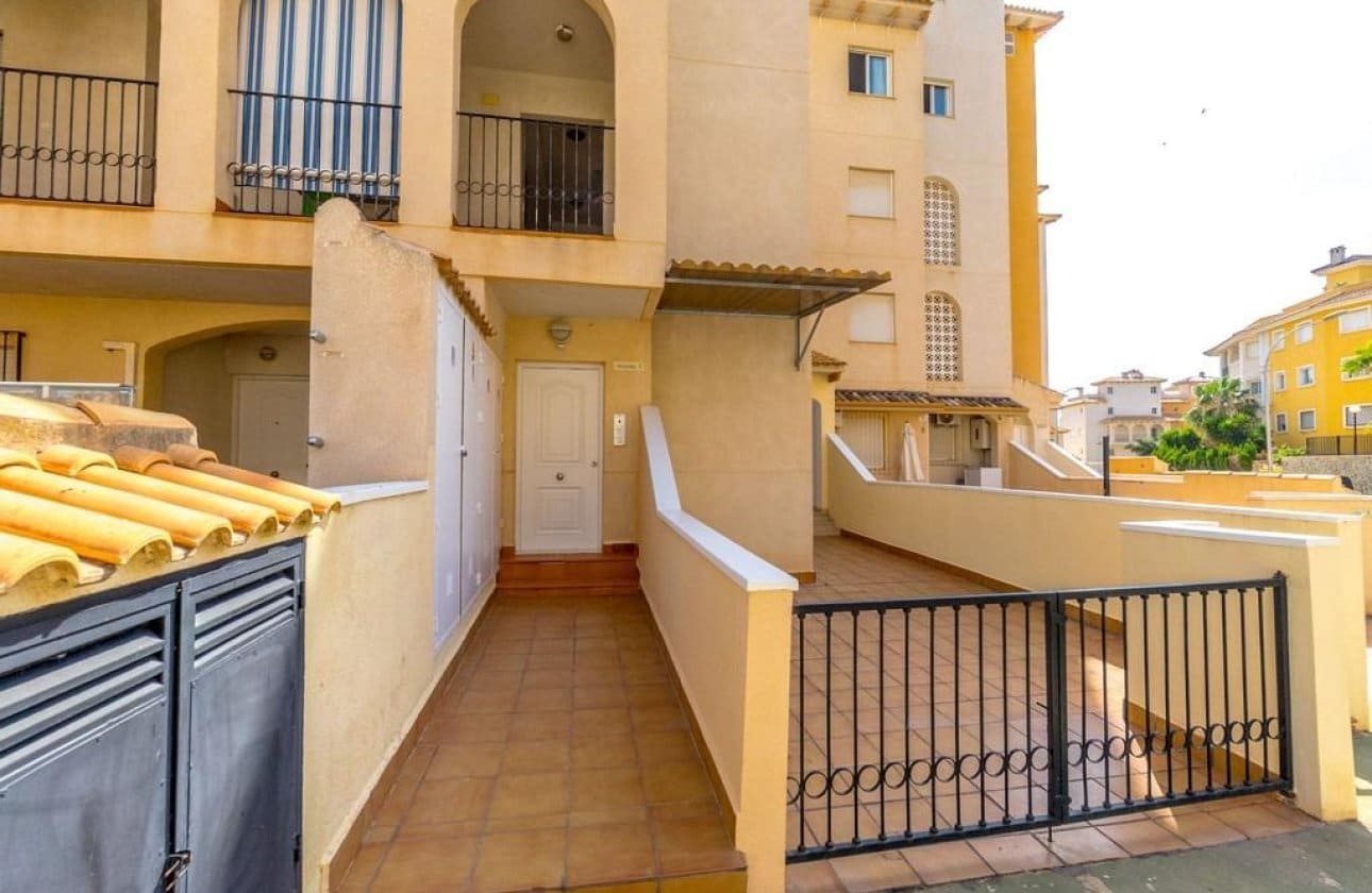2 bedroom Apartment for sale in Campoamor with pool - € 185,000 (Ref: 9085248)