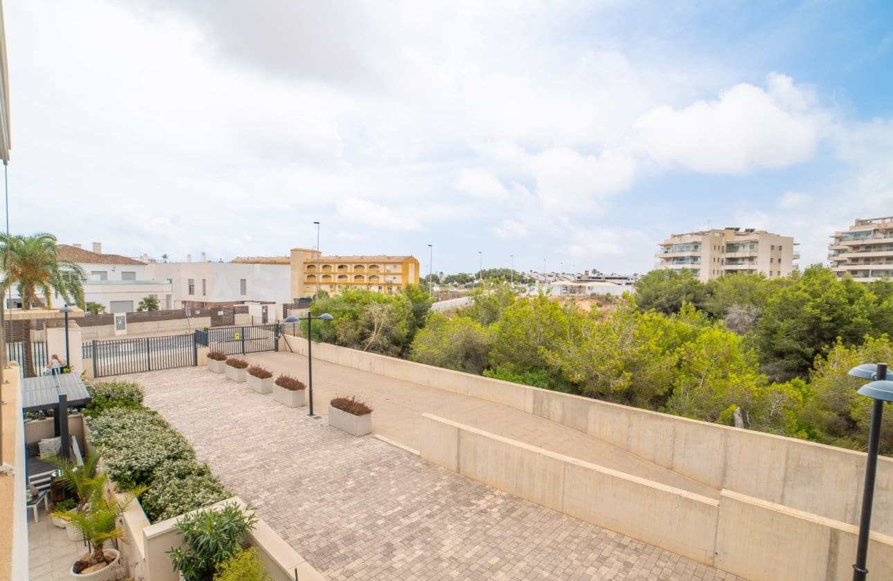 2 quarto Apartamento para venda em Villamartin com piscina - 269 990 € (Ref: 9119093)