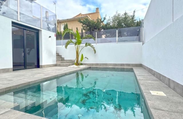 Chalet de 4 habitaciones en Los Balcones en venta con piscina - 495.000 € (Ref: 9134154)