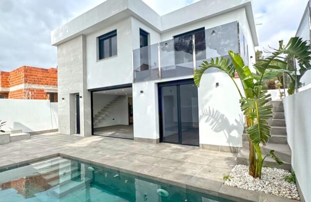 Chalet de 4 habitaciones en Los Balcones en venta con piscina - 495.000 € (Ref: 9134154)