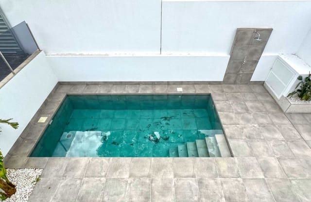 Chalet de 4 habitaciones en Los Balcones en venta con piscina - 495.000 € (Ref: 9134154)