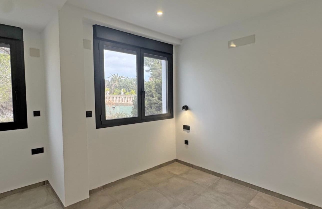 Chalet de 4 habitaciones en Los Balcones en venta con piscina - 495.000 € (Ref: 9134154)