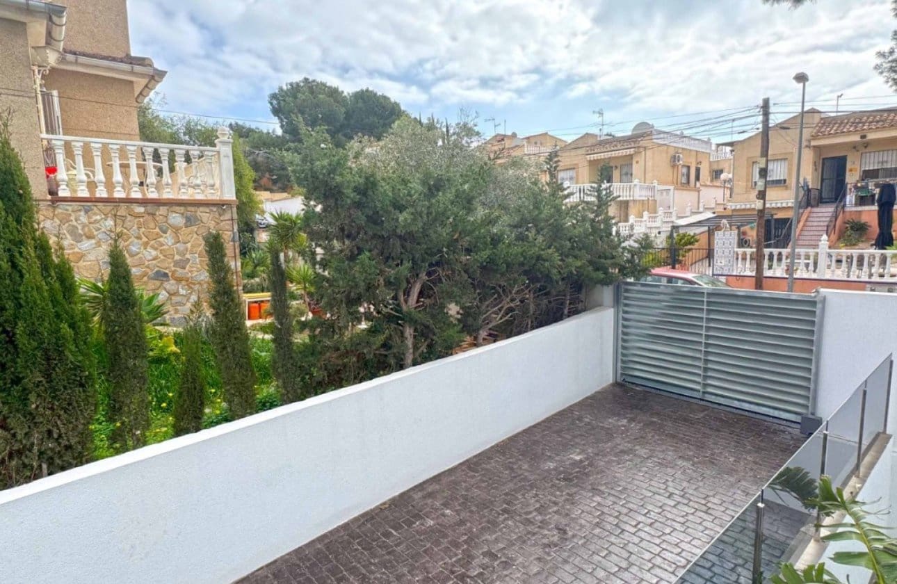 Chalet de 4 habitaciones en Los Balcones en venta con piscina - 495.000 € (Ref: 9134154)