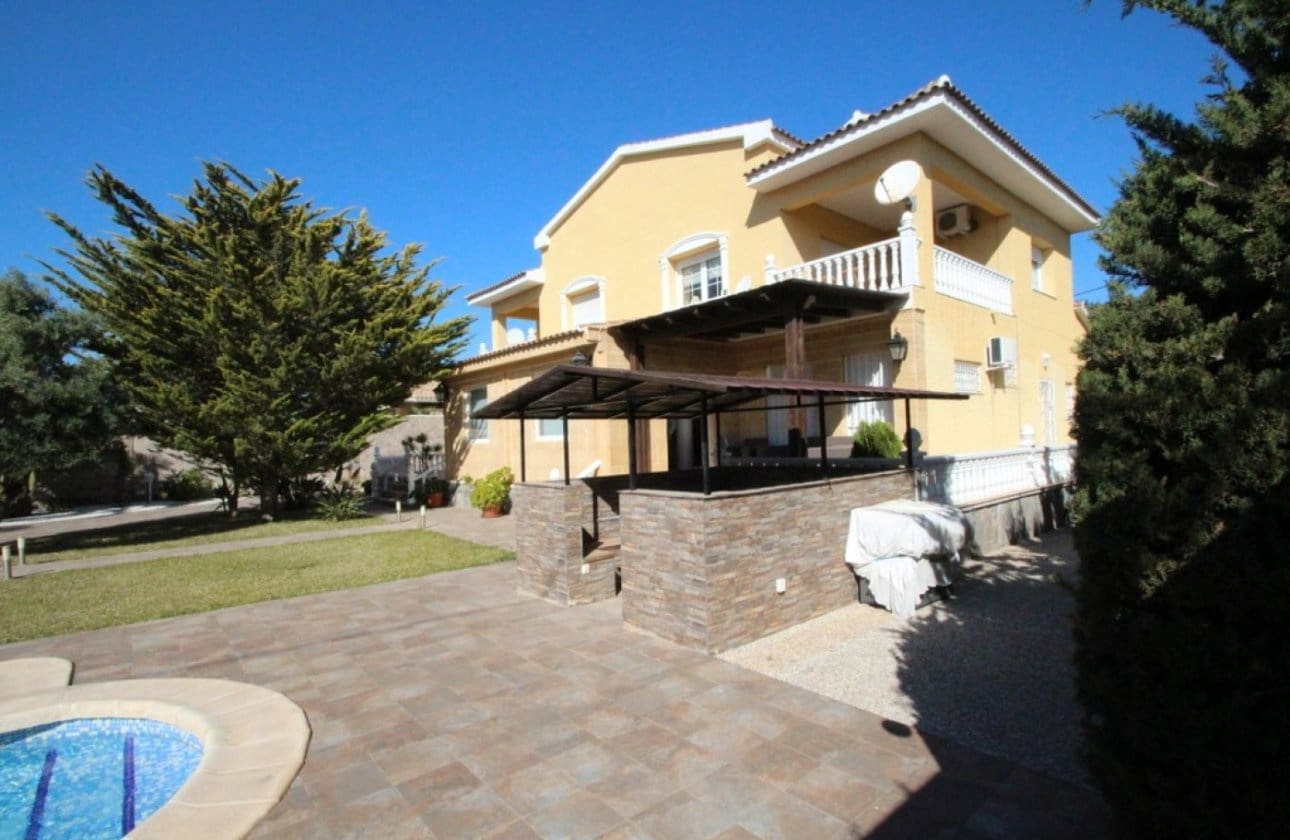 5 bedroom Villa for sale in Cabo Roig - € 1,250,000 (Ref: 9134157)