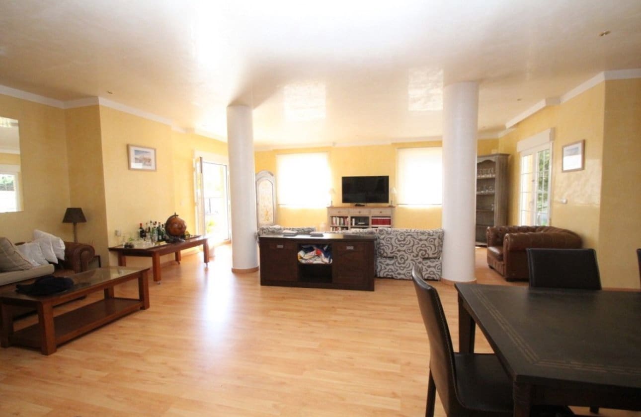 5 bedroom Villa for sale in Cabo Roig - € 1,250,000 (Ref: 9134157)