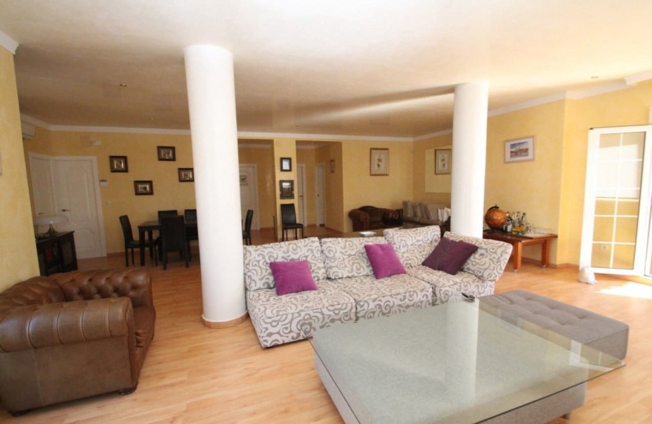 5 bedroom Villa for sale in Cabo Roig - € 1,250,000 (Ref: 9134157)