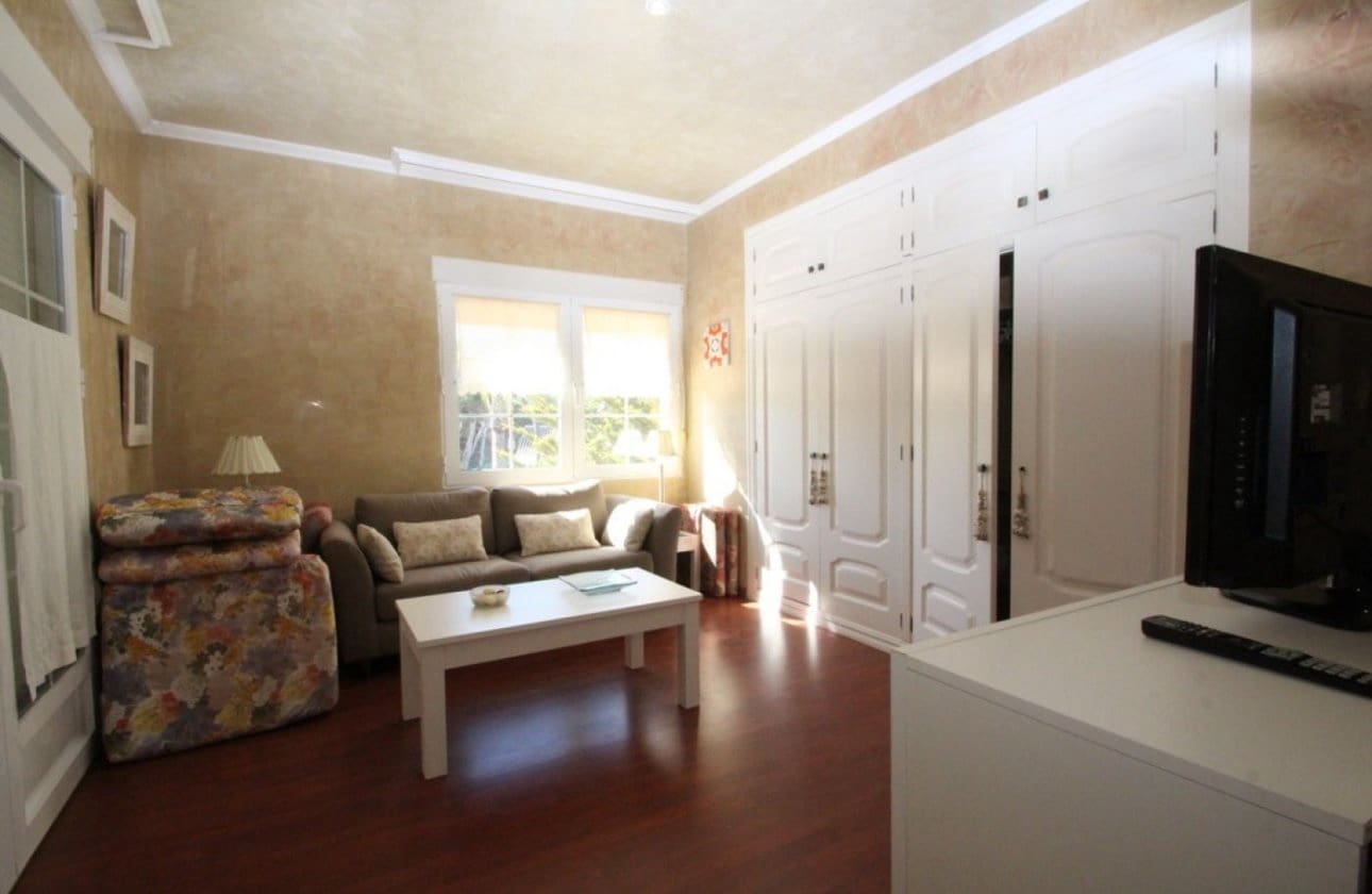 5 bedroom Villa for sale in Cabo Roig - € 1,250,000 (Ref: 9134157)