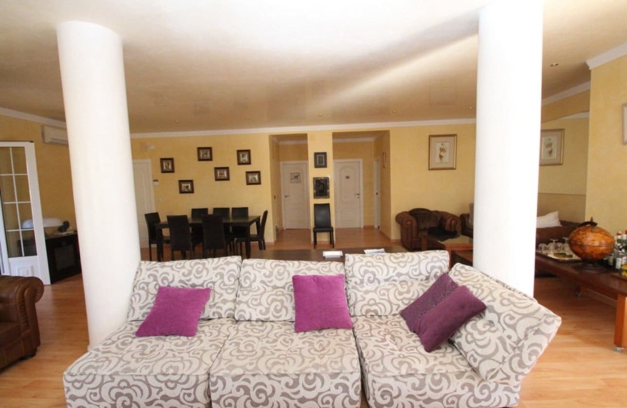 5 bedroom Villa for sale in Cabo Roig - € 1,250,000 (Ref: 9134157)