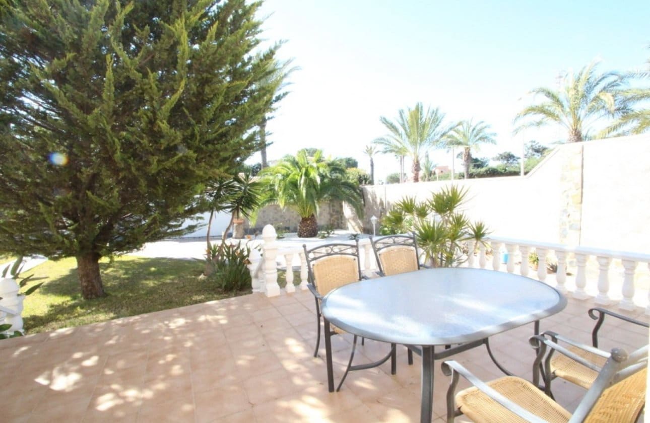 5 bedroom Villa for sale in Cabo Roig - € 1,250,000 (Ref: 9134157)