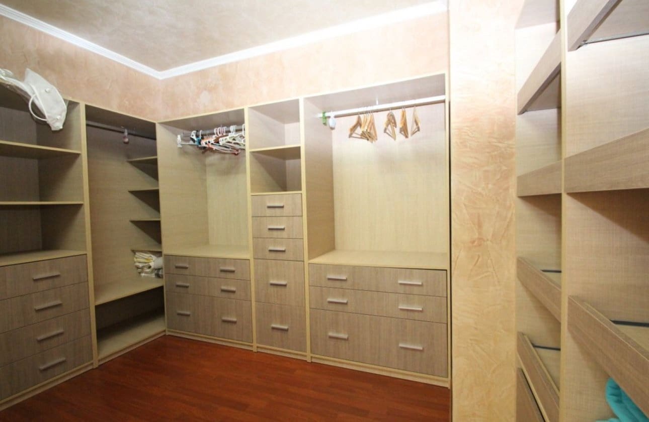 5 bedroom Villa for sale in Cabo Roig - € 1,250,000 (Ref: 9134157)