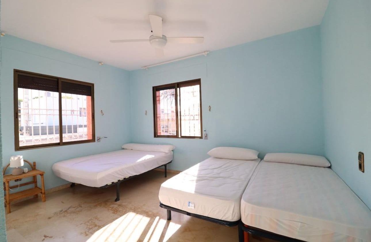 5 soveværelse Villa til salg i Cabo Roig med swimmingpool - € 760.000 (Ref: 9134158)