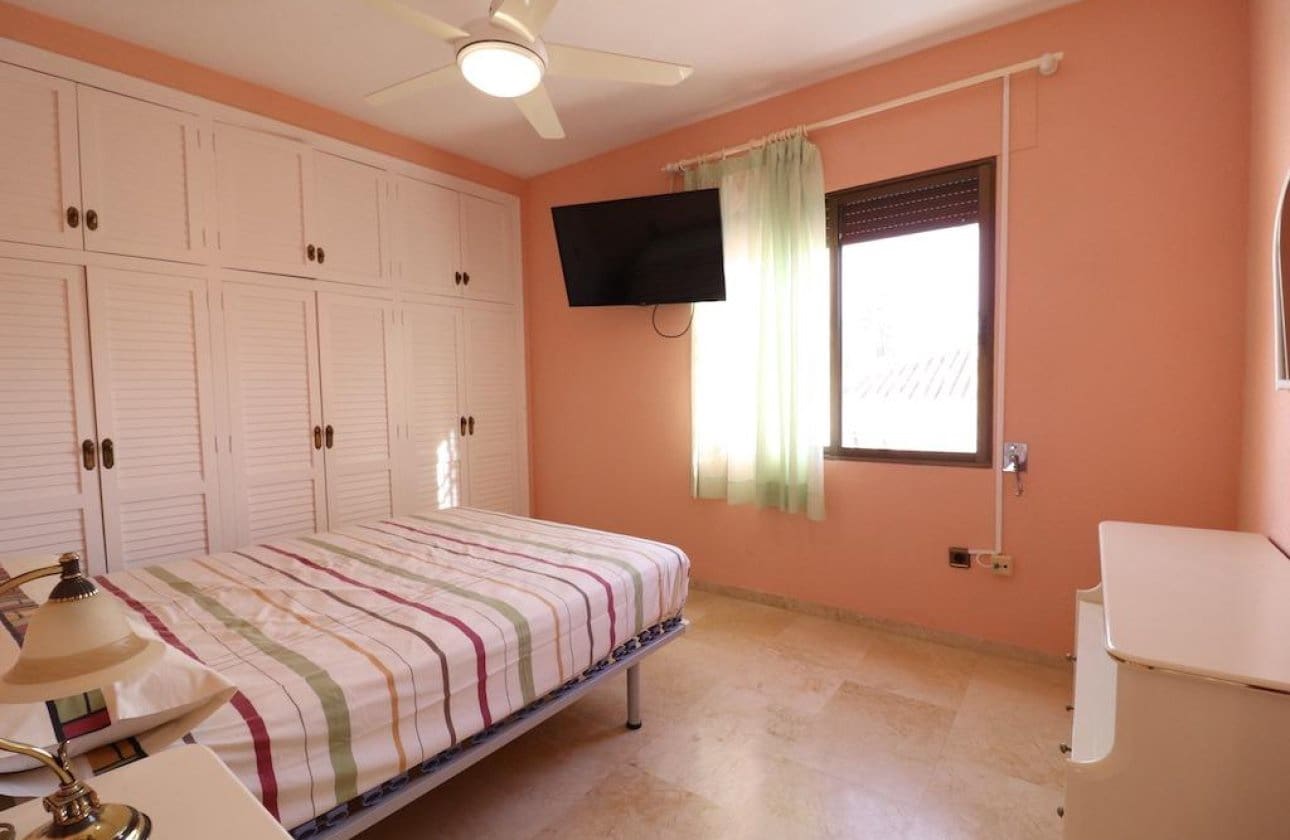 5 soveværelse Villa til salg i Cabo Roig med swimmingpool - € 760.000 (Ref: 9134158)